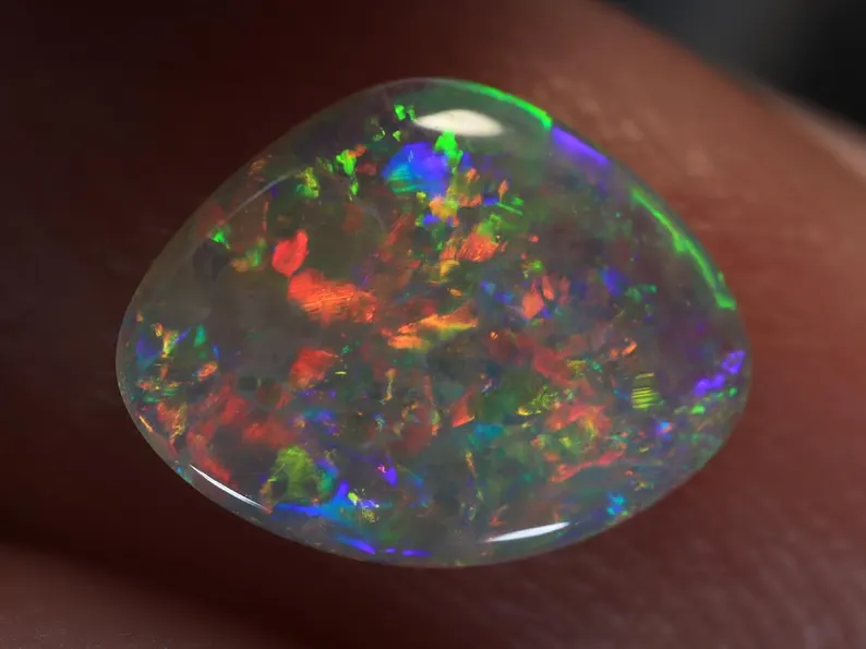 0.40 Ct. Lightning Ridge Crystal Opal TOG-1305