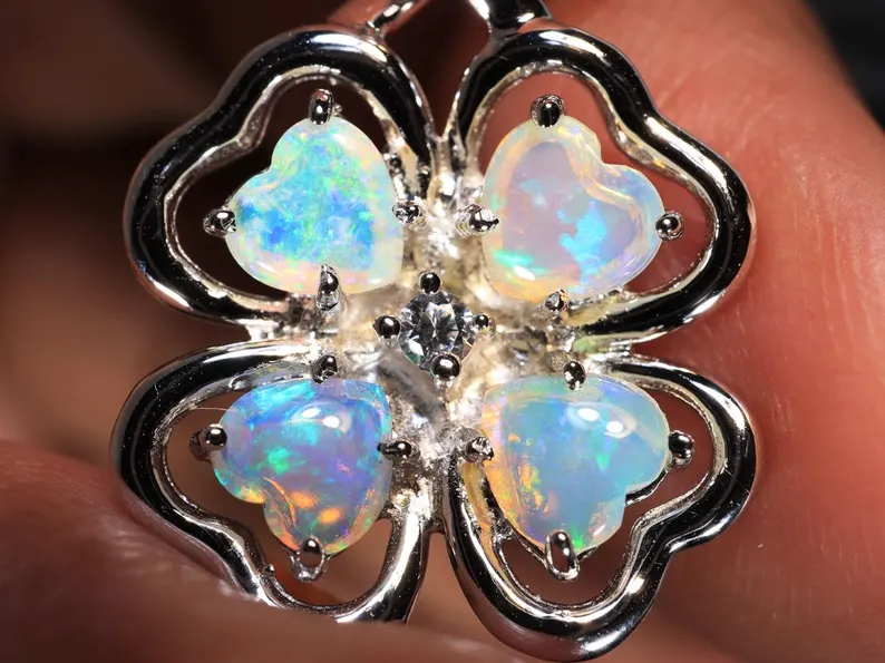 Silver Top Quality Crystal Opal Doublets Pendant TOG-1005
