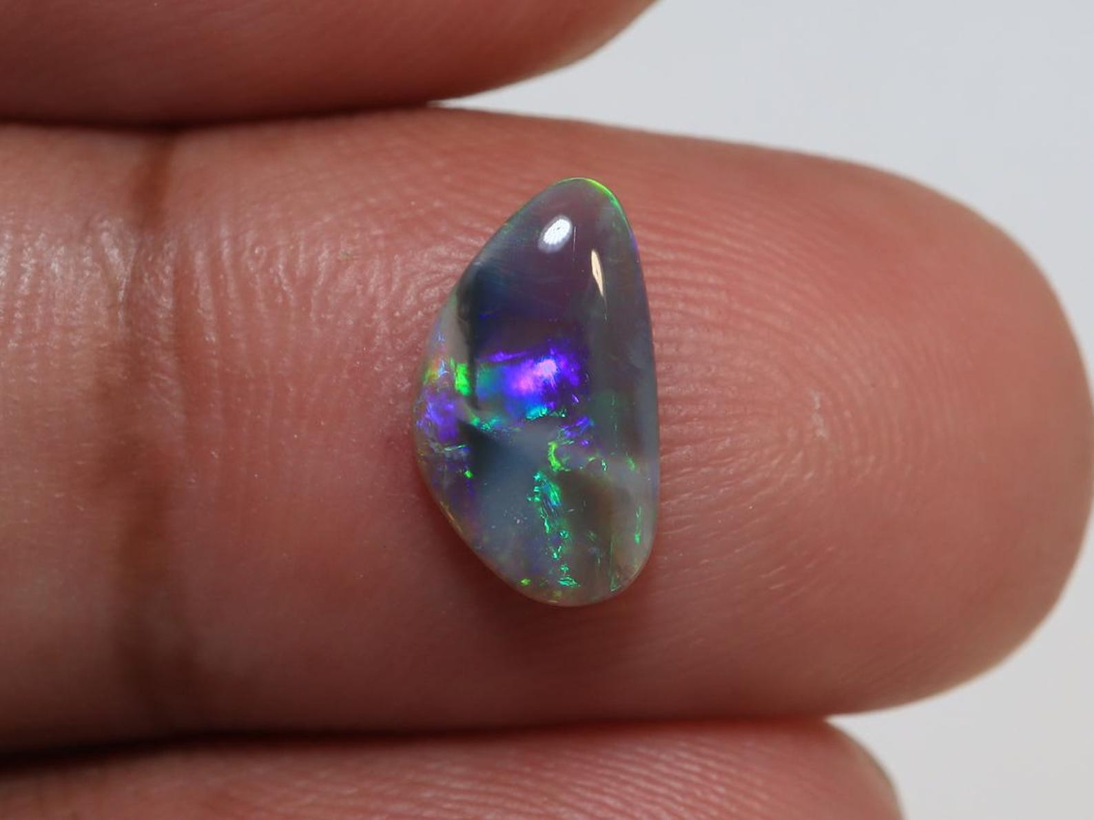 0.95 Cts. Lightning Ridge Semi Black Opal TOG-558 - Image 2