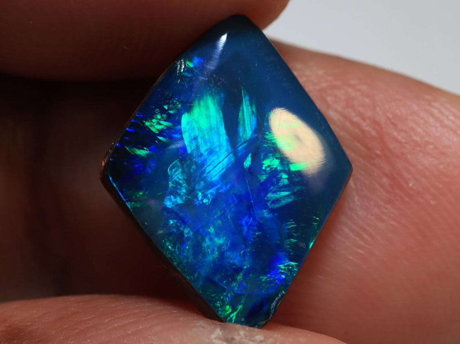 4.75 Ct. Winton Boulder Opal Doublets TOG-1902