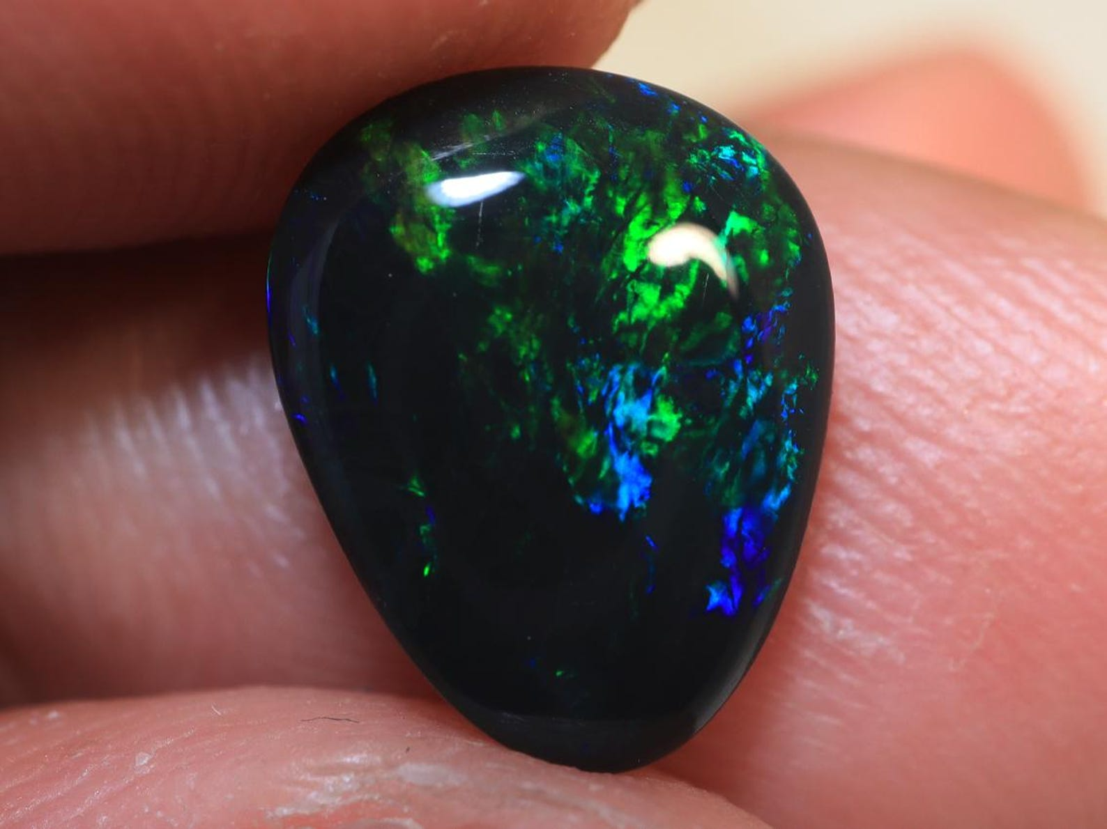 N1- 2.40 Ct. ( SOLD) Lightning Ridge Black Opal TOG-523