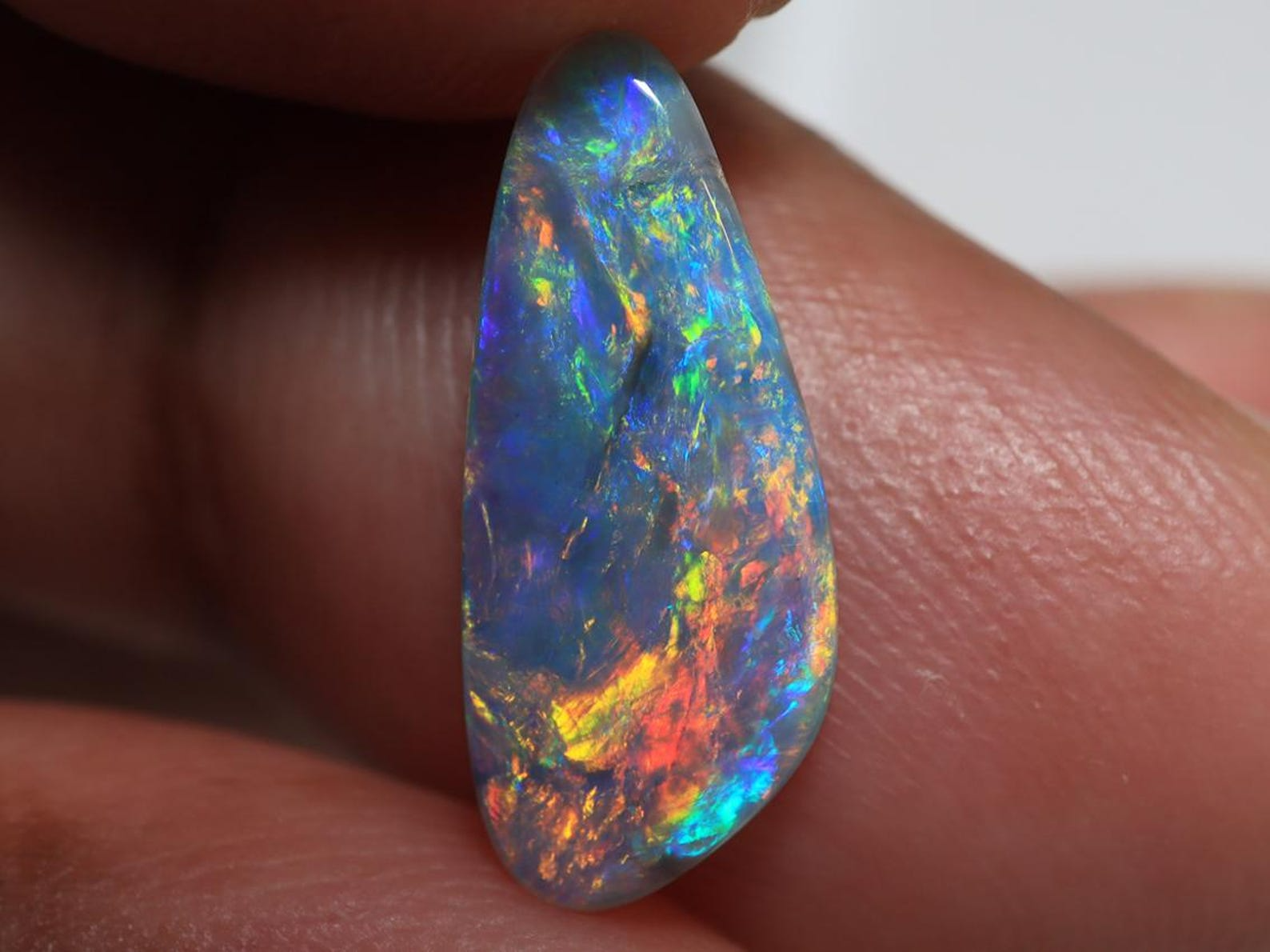 N2- 1.70 Ct Lightning Ridge Black Opal TOG-820