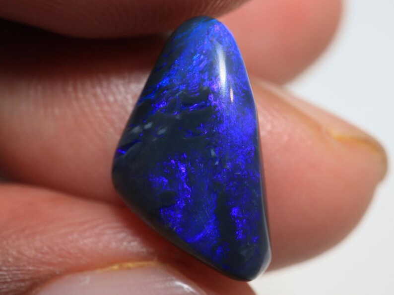 4.85 Ct. Lightning Ridge Black Opal TOG-1009