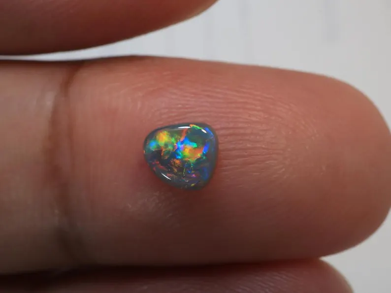 0.45 Ct. Lightning Ridge Semi Black Opal TOG-1245 - Image 5