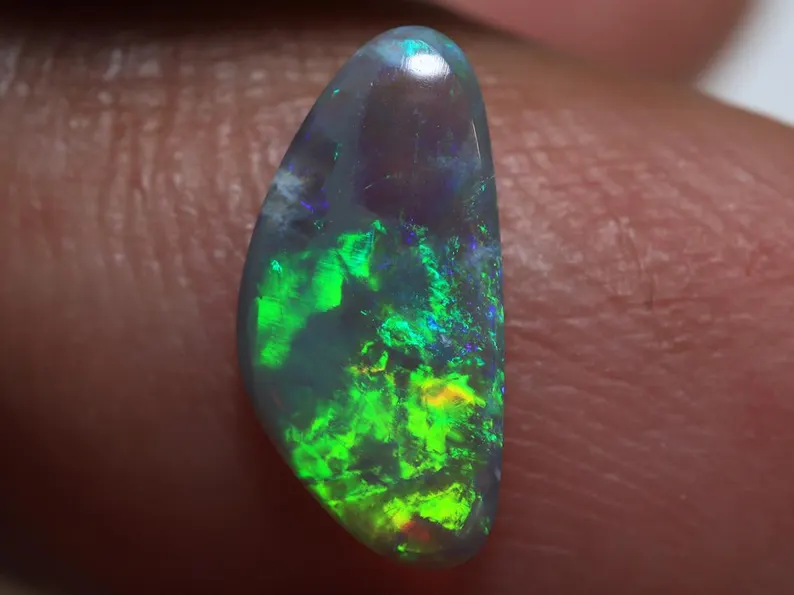 0.70 Ct. Lightning Ridge Crystal Opal TOG-1025