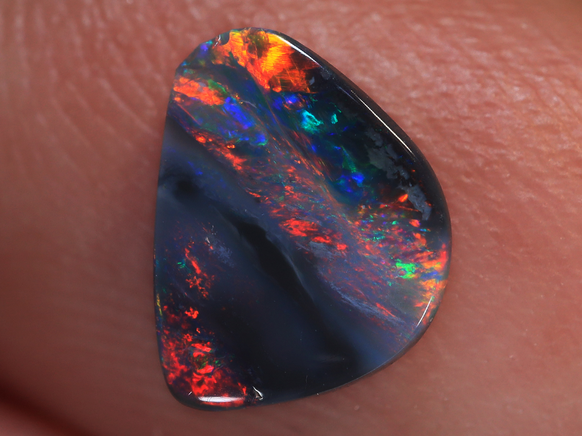 0.70 Ct. Lightning Ridge Black Opal TOG-1190