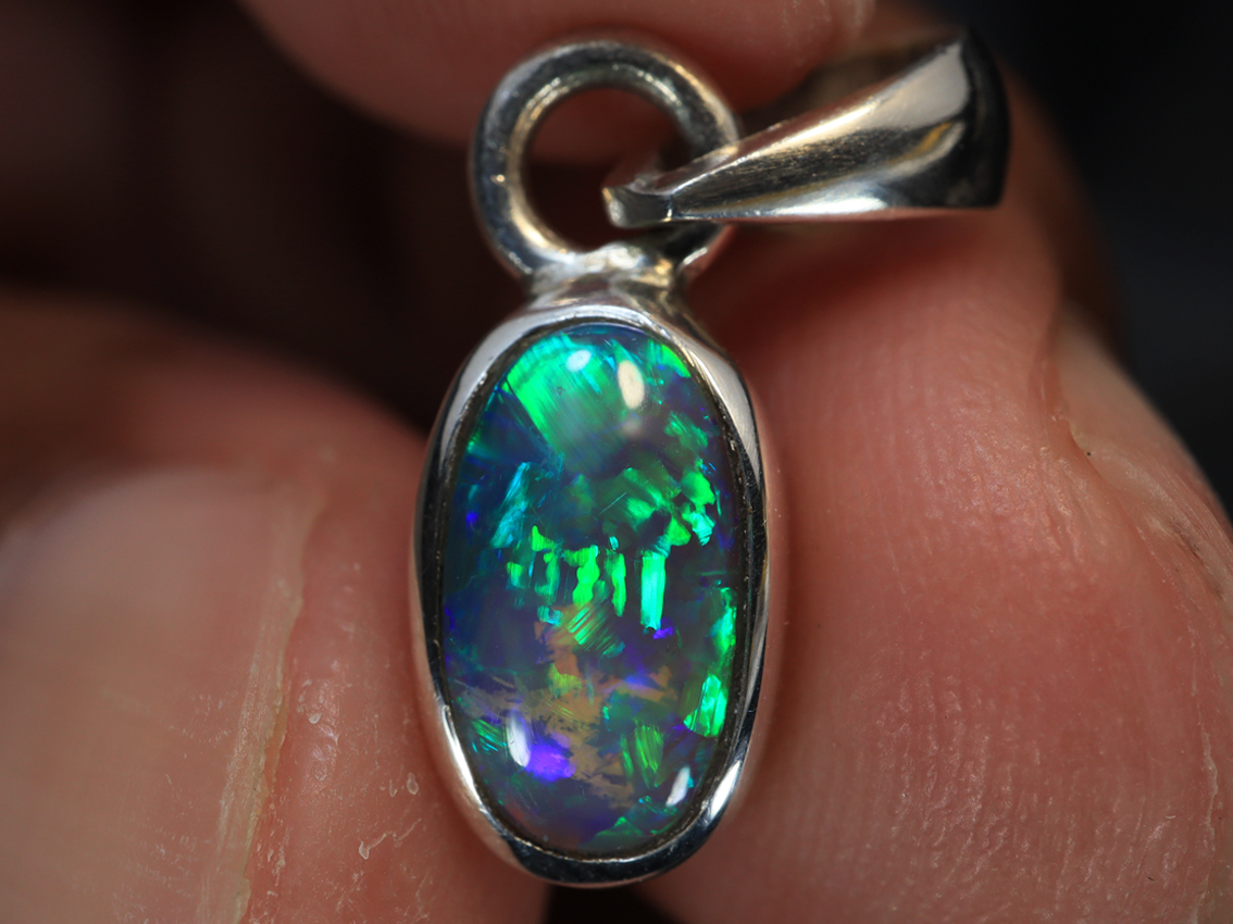 7.00 Ct. Lightning Ridge Crystal Silver Pendant TOG-1255