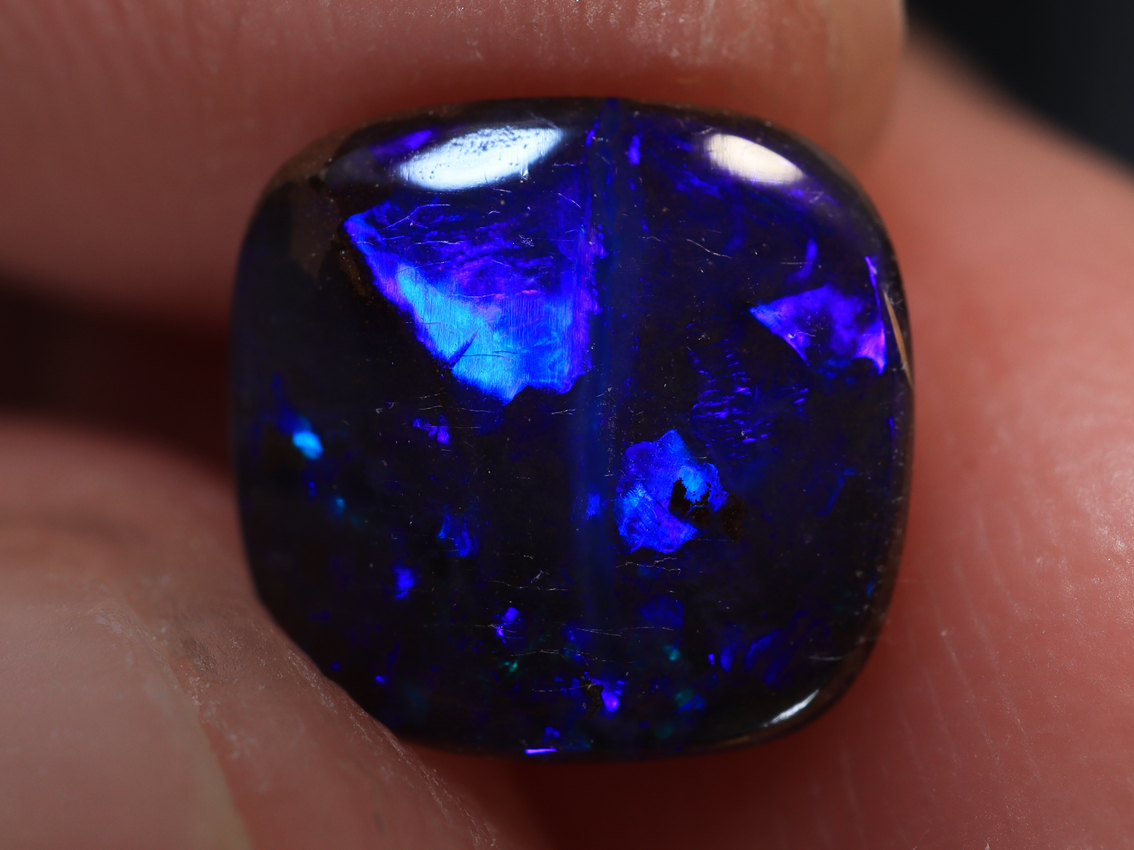 1.50 Ct. Winton Boulder Sparkling Polished Opal TOG-1341