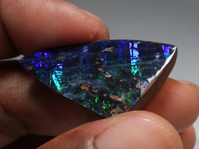 28.25 Ct. Rare Pattern Winton Boulder Polished Opal TOG-2024 - Image 3