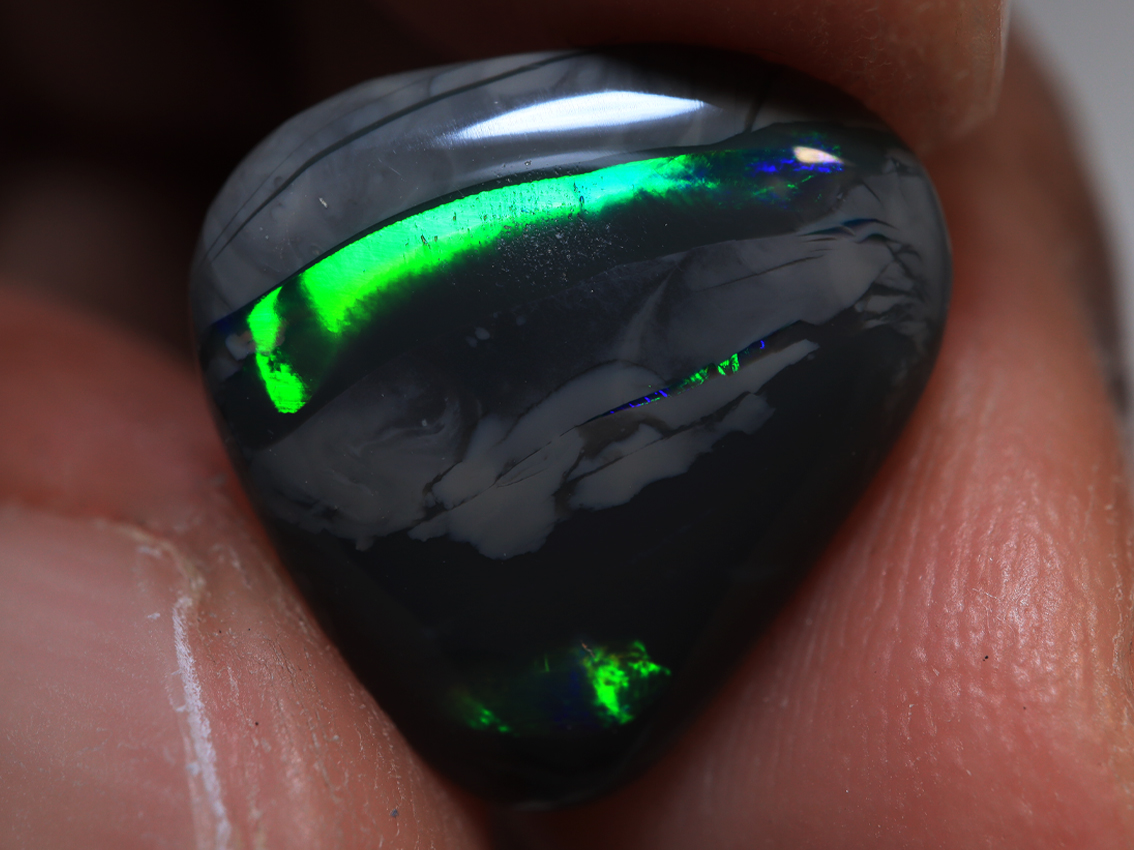 5.25 Ct. Lightning Ridge Black Opal Gemstone TOG-1113