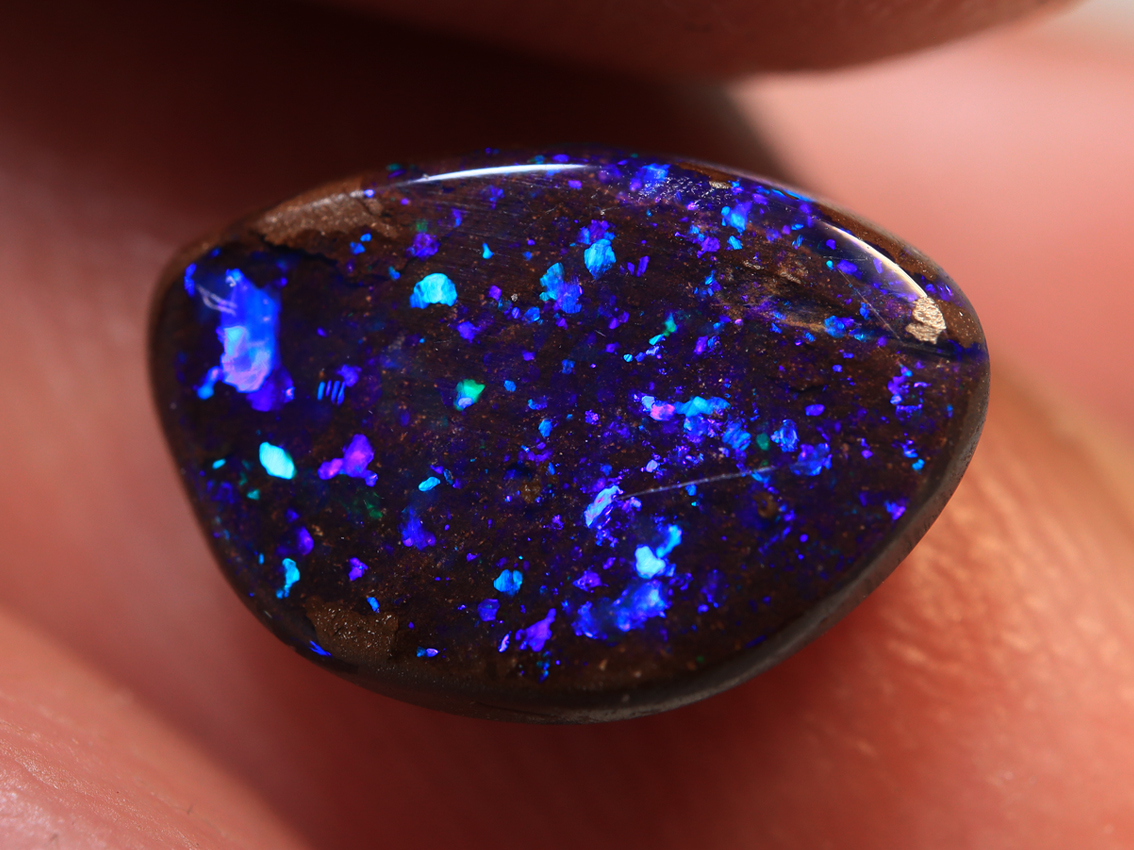 1.70 Ct. Winton Boulder Sparkling Polished Opal TOG-2106
