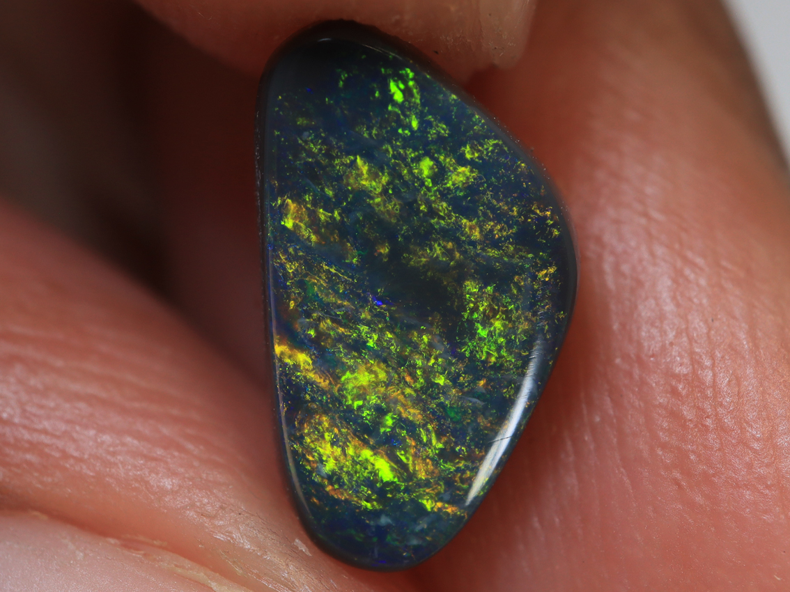 1.60 Ct. Lightning Ridge Black Opal TOG-1158