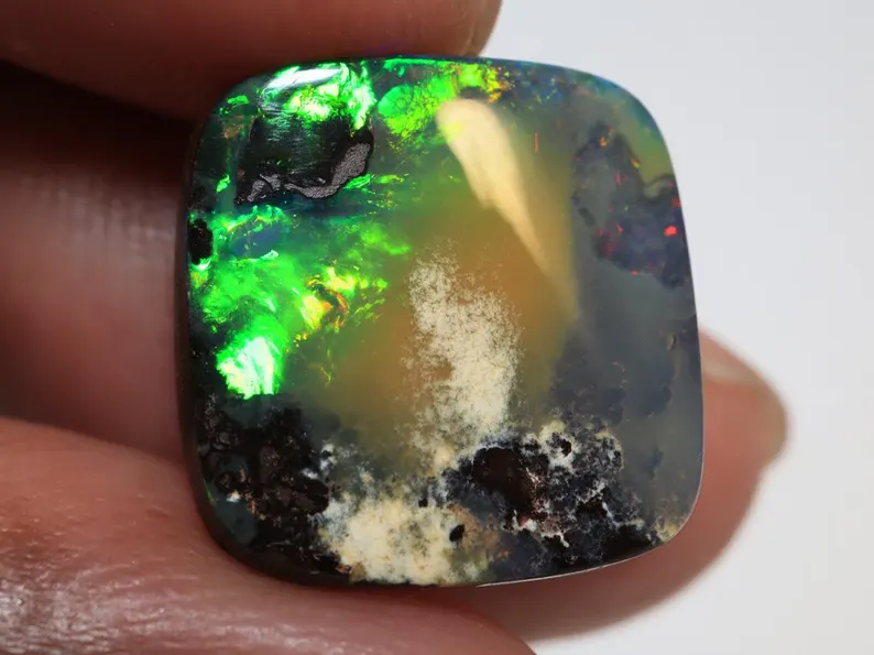 9.50 Ct. Super Bright Winton Boulder Opal TOG-1888