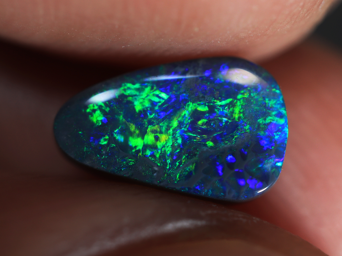 1.00 Ct Lightning Ridge Semi Black Opal TOG-1401